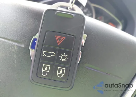 2017 Volvo S60 T5 Dynamic z USA, uszkodzony, nr VIN YV140MTL4H2433247